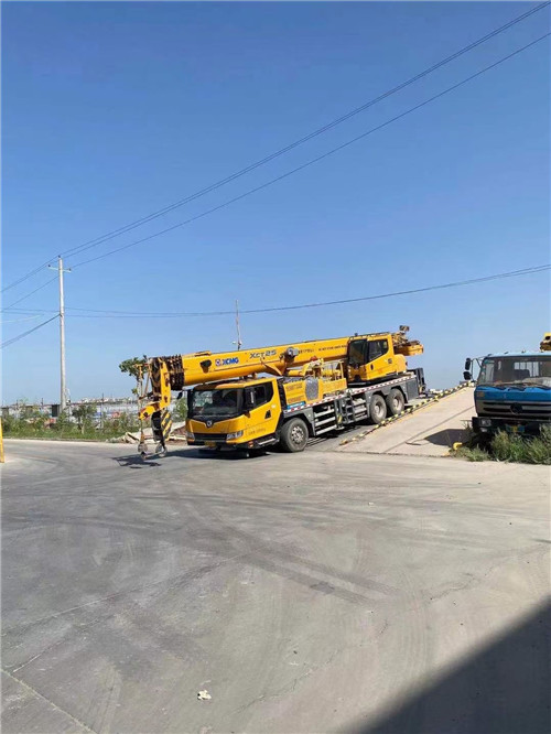 班戈县吊车作业时，可能会产生哪些额外收费项目？