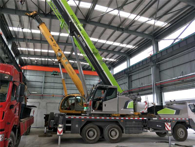 班戈县高空车出租需要注意哪些安全事项？